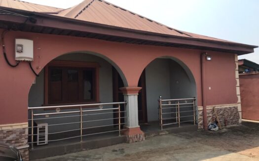 5 Bedrooms Flats Bungalow for Sale in Egbeda